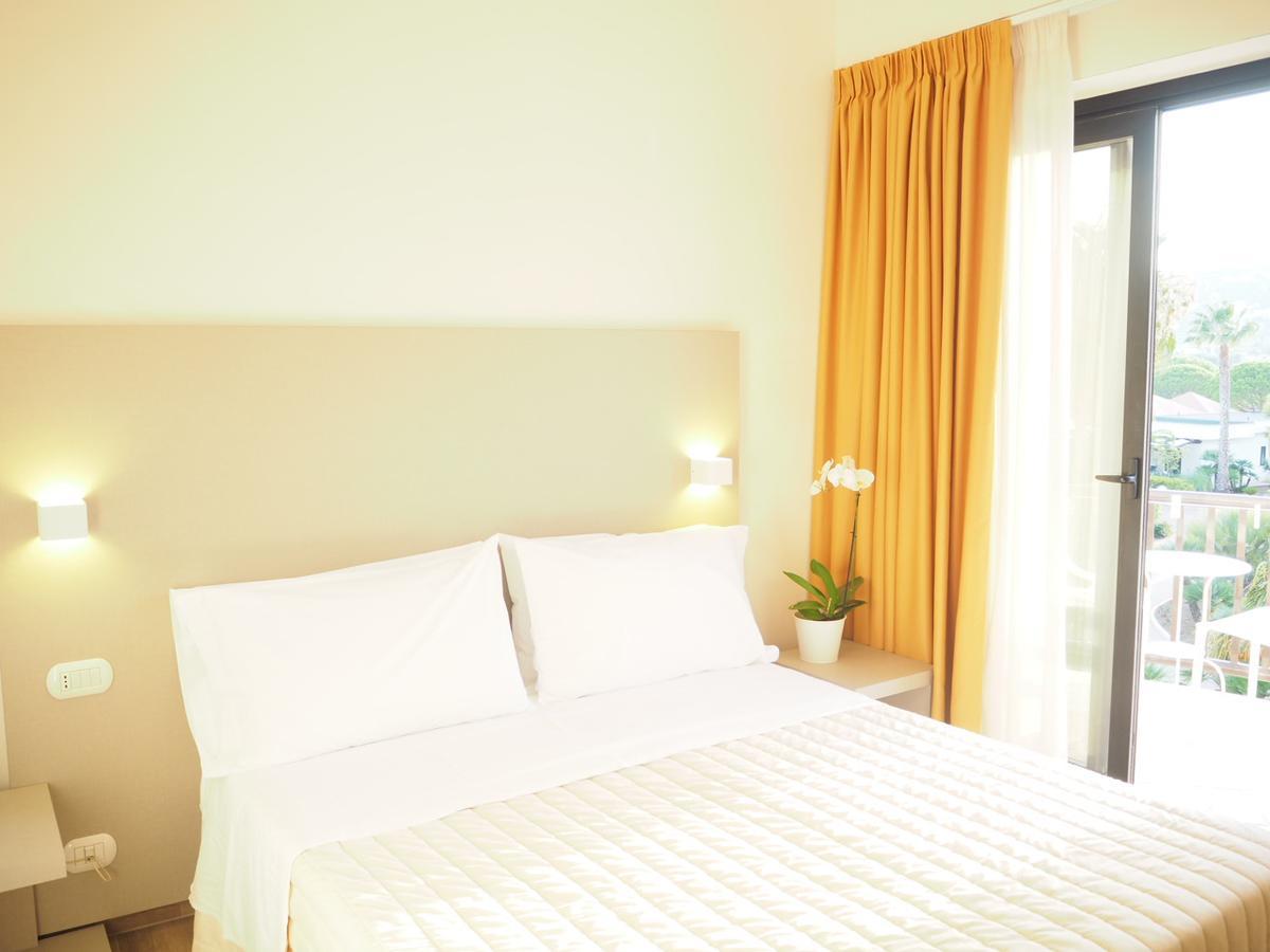 Oasiclub Hotel 비에스테 외부 사진