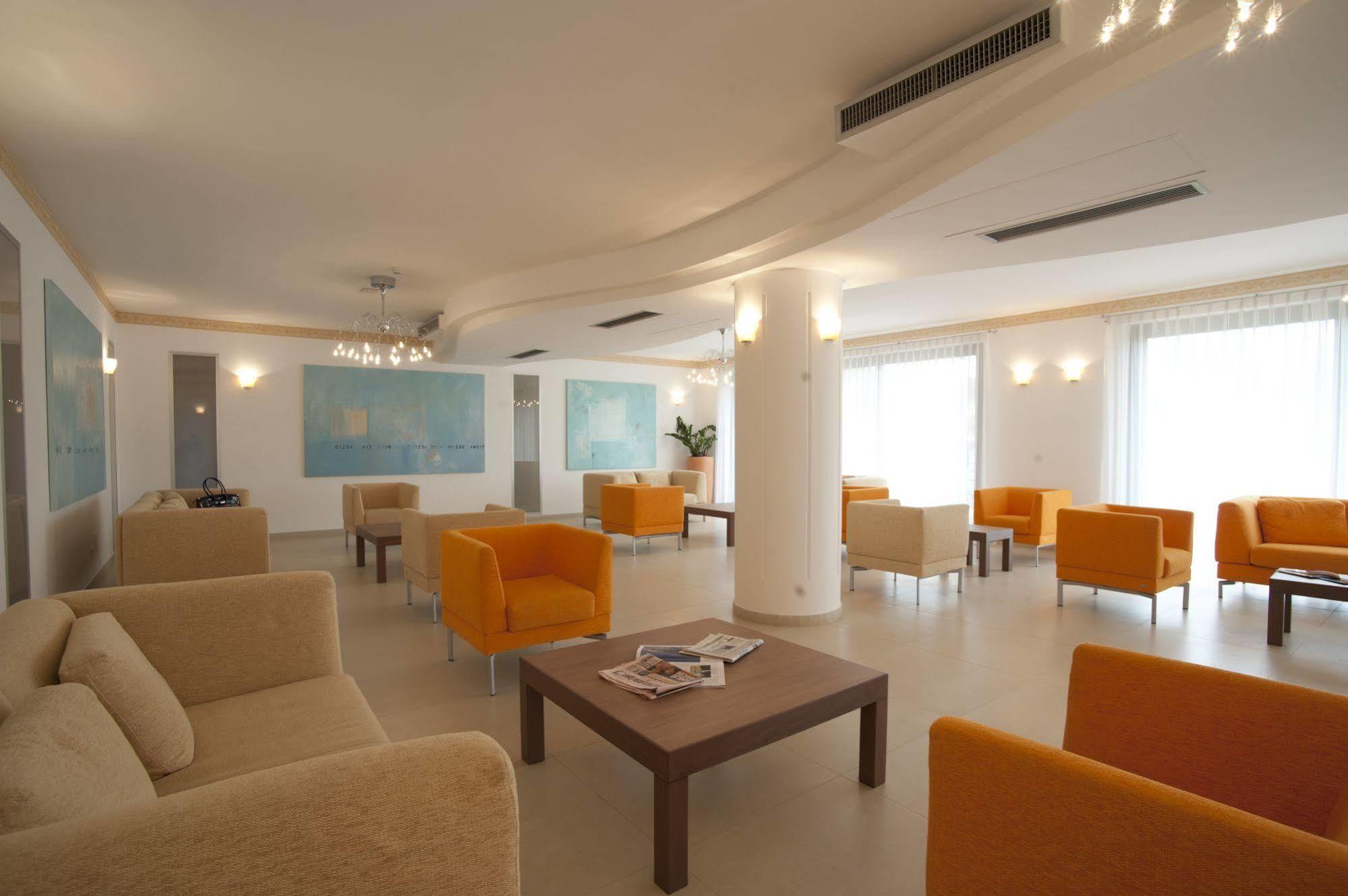 Oasiclub Hotel 비에스테 외부 사진