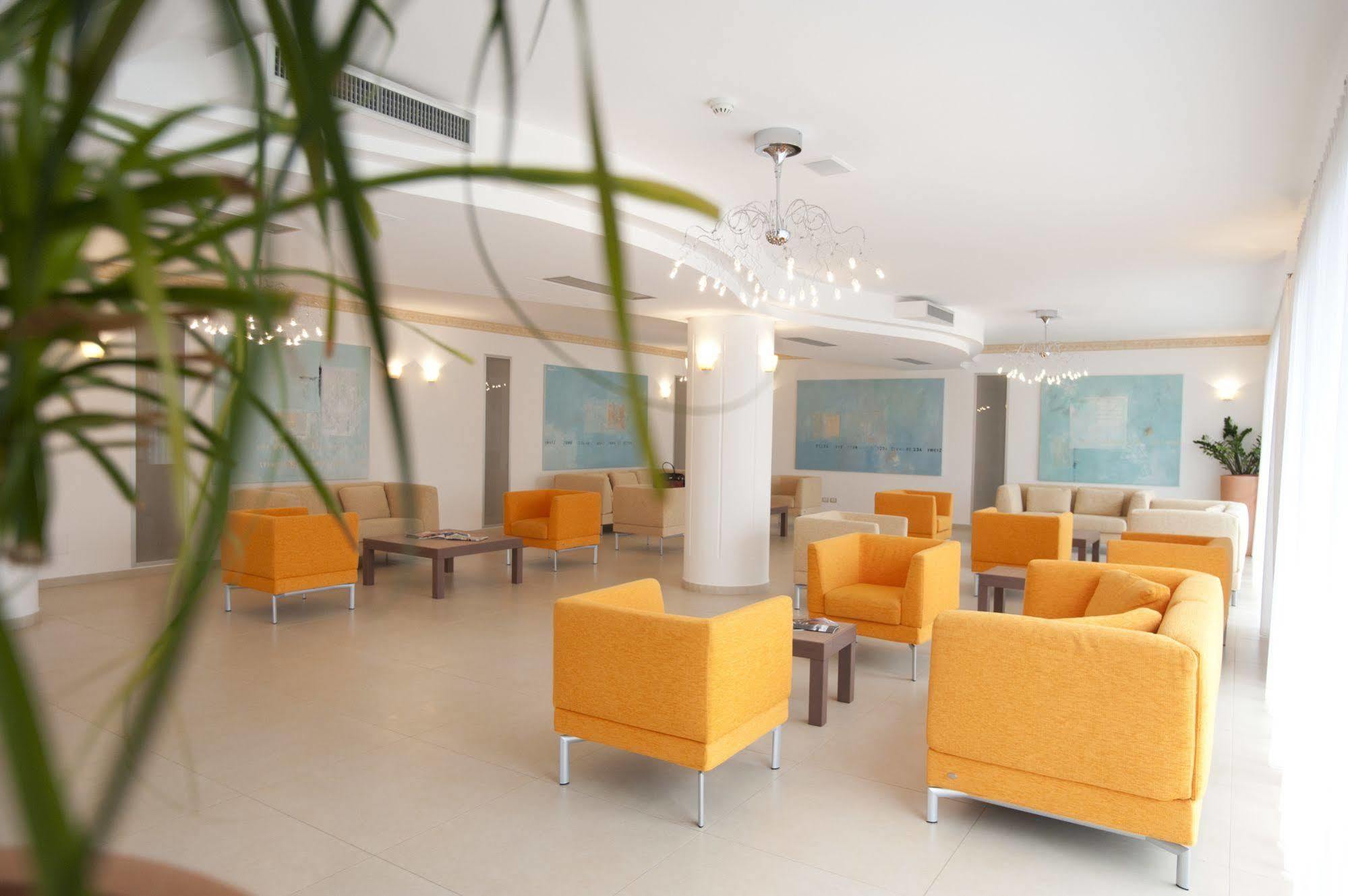 Oasiclub Hotel 비에스테 외부 사진