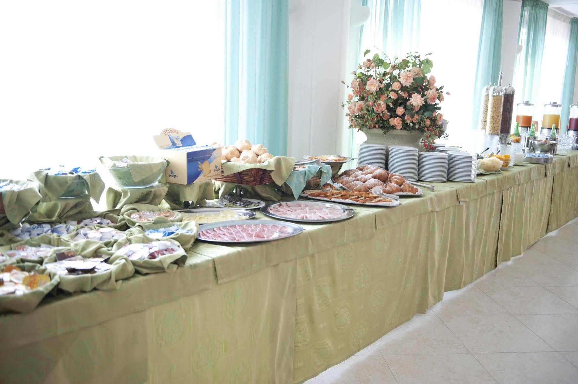 Oasiclub Hotel 비에스테 외부 사진
